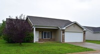 24337 Tanglewood Rd in St. Robert, MO - Foto de edificio - Building Photo