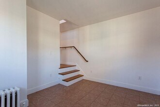 12 Dunham Rd in Canton, CT - Building Photo - Building Photo