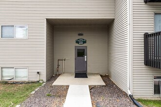 Quail Ridge East Apartments in Springfield, MO - Foto de edificio - Building Photo