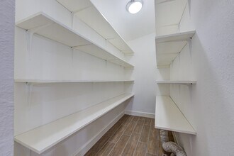 6522 Linden St in Houston, TX - Foto de edificio - Building Photo