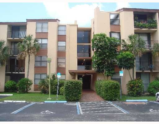 14311 N Kendall Dr in Miami, FL - Building Photo - Building Photo