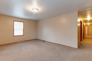 713 Moro St in Manhattan, KS - Building Photo