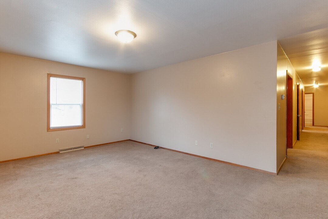 713 Moro St in Manhattan, KS - Building Photo