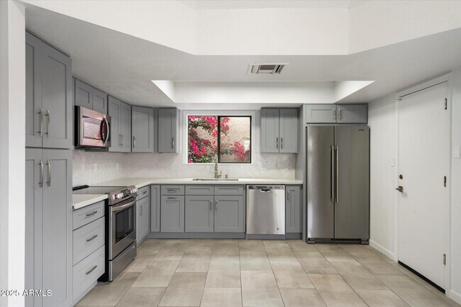 7245 E Buena Terra Way in Scottsdale, AZ - Building Photo - Building Photo