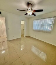 30 SE 4th Ave, Unit 116 in Hallandale Beach, FL - Foto de edificio - Building Photo