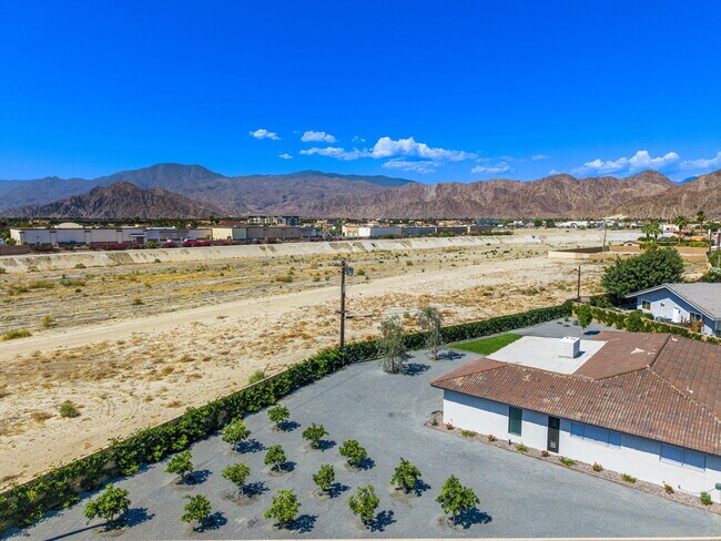 79869 Hummingbird Ln in La Quinta, CA - Building Photo - Building Photo