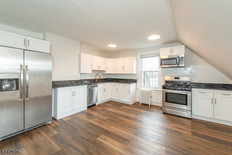2 Hillside Ave in Summit, NJ - Building Photo