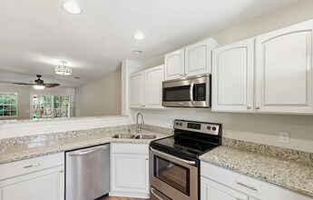 143 South St in Bluffton, SC - Foto de edificio - Building Photo