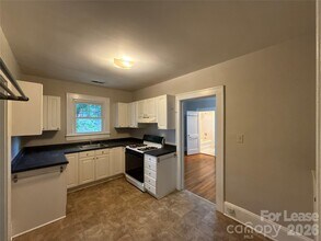 518 Oakland Ave in Charlotte, NC - Building Photo - Building Photo