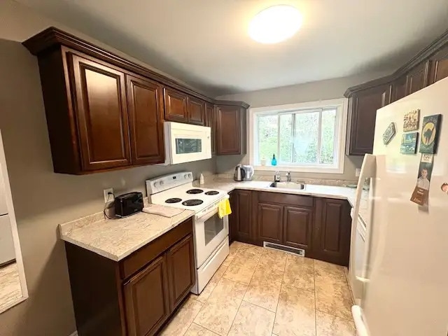 104 Katherine Av in Moncton, NB - Building Photo