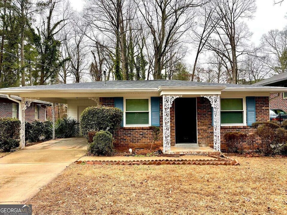 1949 Handley Ave SW in Atlanta, GA - Building Photo