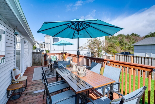 4876 Railroad Ave in Moclips, WA - Building Photo - Building Photo