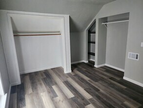 104 5th St in Danube, MN - Foto de edificio - Building Photo