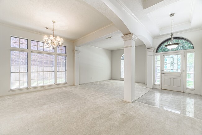 property at 5211 High Glen Ct