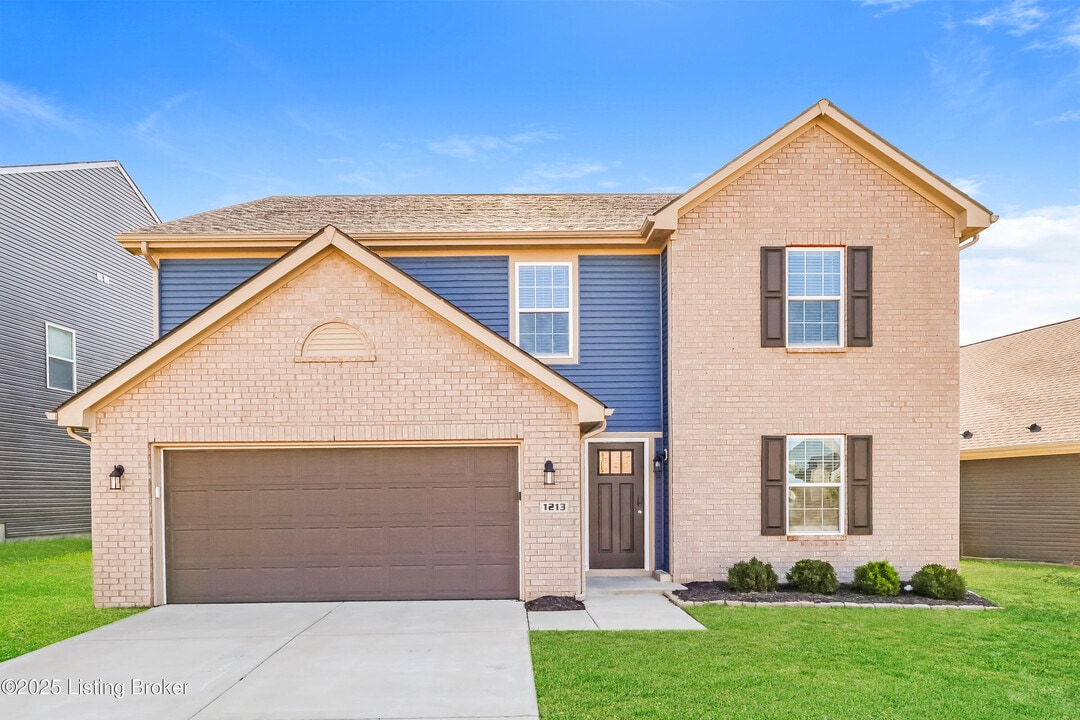 1213 Johnson Ridge Rd in Louisville, KY - Building Photo