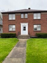214 Delaware Rd, Unit Upper in Buffalo, NY - Building Photo