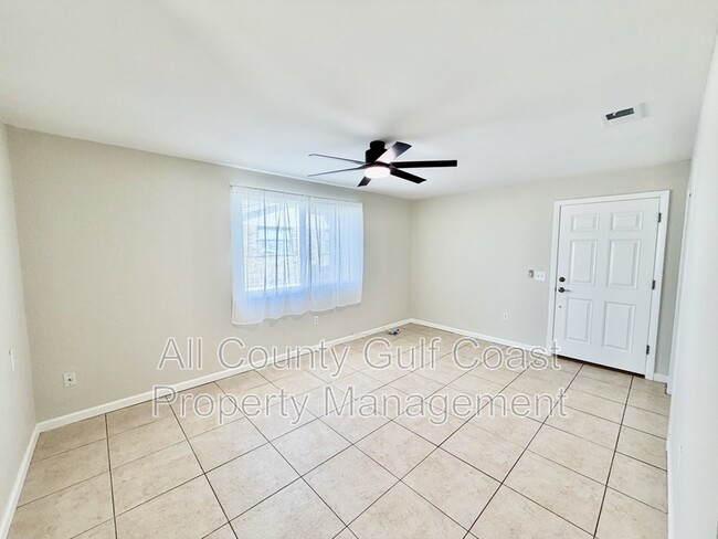 1023 Lillian St in Venice, FL - Building Photo - Building Photo