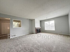 11103 NW Player Dr in Parkville, MO - Building Photo - Building Photo