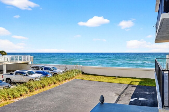 3456 S Ocean Blvd in Palm Beach, FL - Foto de edificio - Building Photo