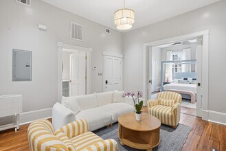 309 Lorch St in Savannah, GA - Foto de edificio - Building Photo