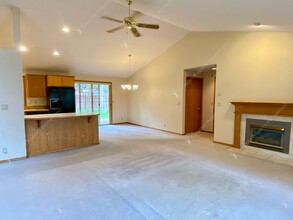 3081 NE Purcell Blvd in Bend, OR - Building Photo - Building Photo