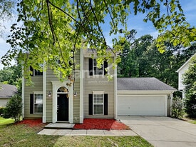 1617 Oak Knoll Ln in Charlotte, NC - Building Photo