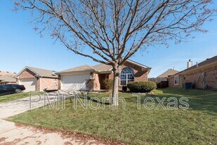2721 Lone Ranger Tr in Little Elm, TX - Building Photo