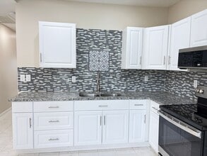 921 Brentwood Ave in Louisville, KY - Building Photo - Building Photo