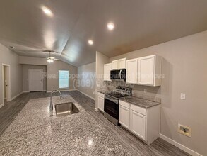 13719 Avenue R in Lubbock, TX - Building Photo - Building Photo