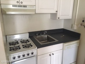 704 Fairmount Ave-Unit -Apt B in Philadelphia, PA - Building Photo - Building Photo