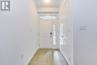 1365 William Halton Pkwy in Oakville, ON - Building Photo - Building Photo