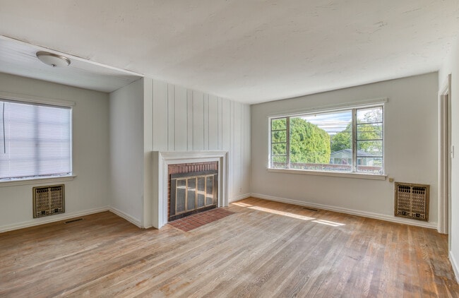 property at 1609 E Fairview Ave