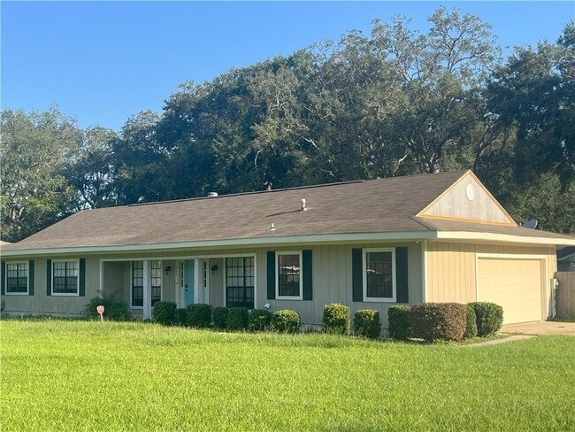 500 Rivera Dr in St. Simons Island, GA - Building Photo - Building Photo