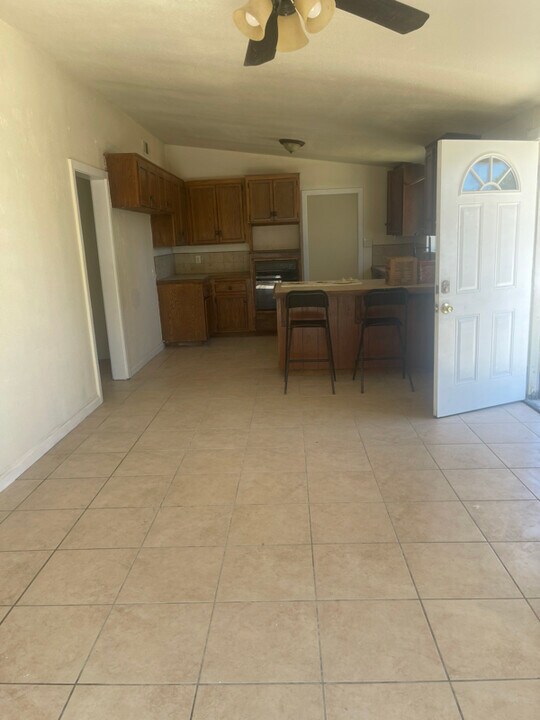 40562 E Stetson Ave in Hemet, CA - Building Photo