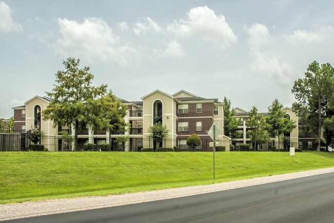 University Village at Prairie View in Prairie View, TX - Building Photo - Building Photo