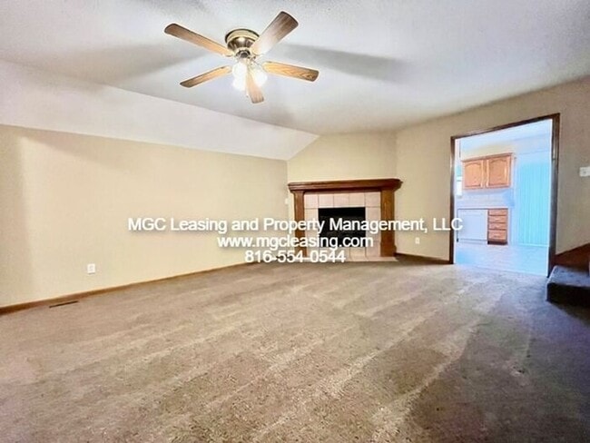 507 N Foxridge Dr in Raymore, MO - Building Photo - Building Photo