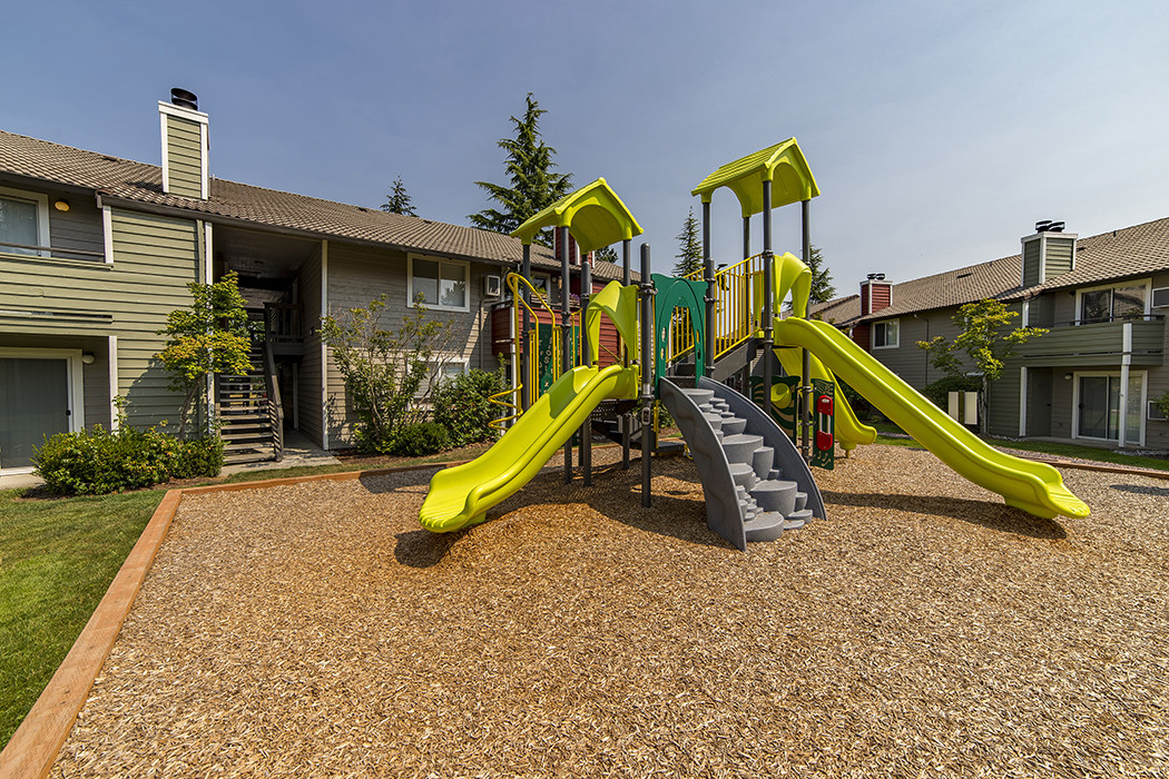 Quartz Creek in Mountlake Terrace, WA - Foto de edificio