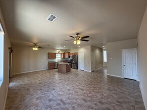 4786 E Old W Rd in Kingman, AZ - Building Photo - Building Photo