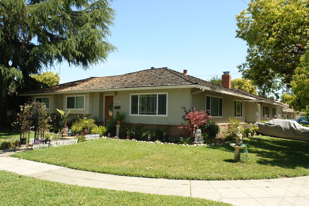 544 Northlake Dr in San Jose, CA - Building Photo