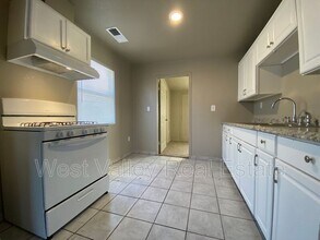 310 7th St in Taft, CA - Building Photo - Building Photo