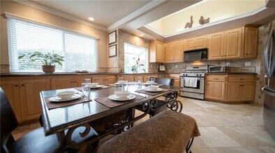 2685 Placerville Ct in Simi Valley, CA - Building Photo - Building Photo