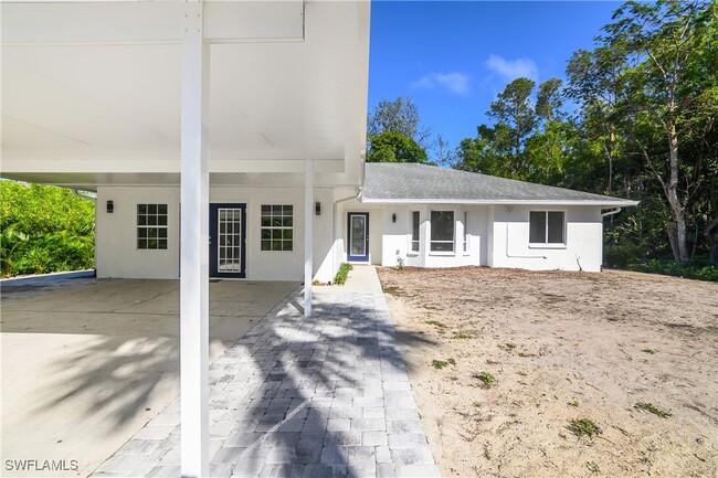 6147 English Oaks Ln in Naples, FL - Building Photo - Building Photo