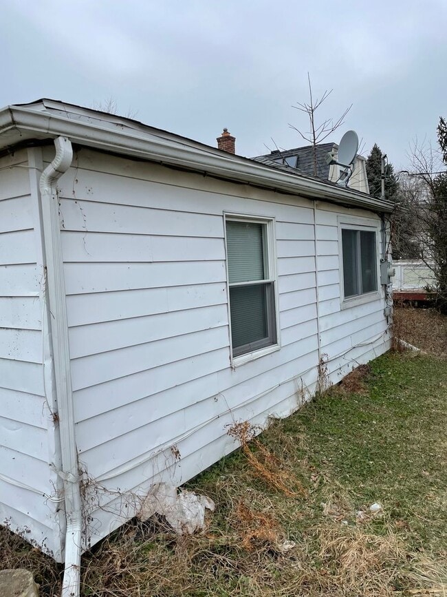 22570 Tulane Ave in Farmington Hills, MI - Building Photo - Building Photo