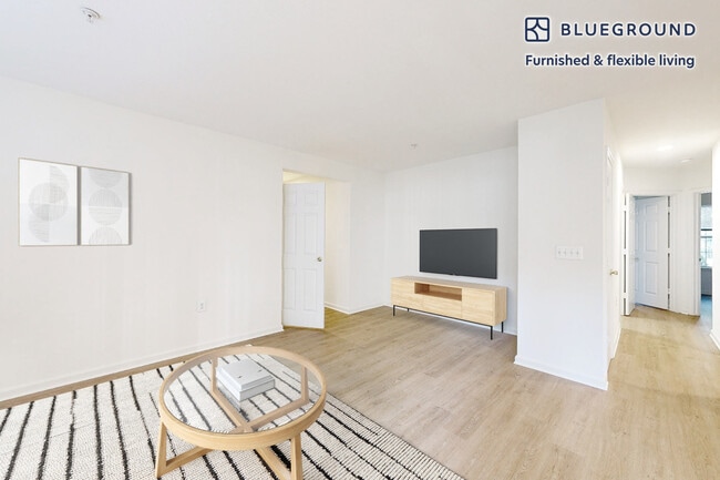 1569 Onyx Dr, Unit FL2-ID8130A in Tysons, VA - Building Photo - Building Photo