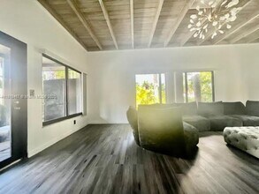 1244 Hollywood Blvd in Hollywood, FL - Building Photo - Building Photo