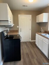 1002 Lowell Dr SE in Huntsville, AL - Building Photo - Building Photo