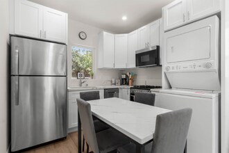 1535 S Ogden Dr in Los Angeles, CA - Foto de edificio - Building Photo