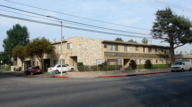 6313 Kester Ave in Van Nuys, CA - Building Photo - Building Photo