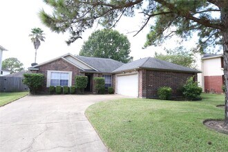10811 Burkes Garden Dr in Houston, TX - Building Photo - Building Photo