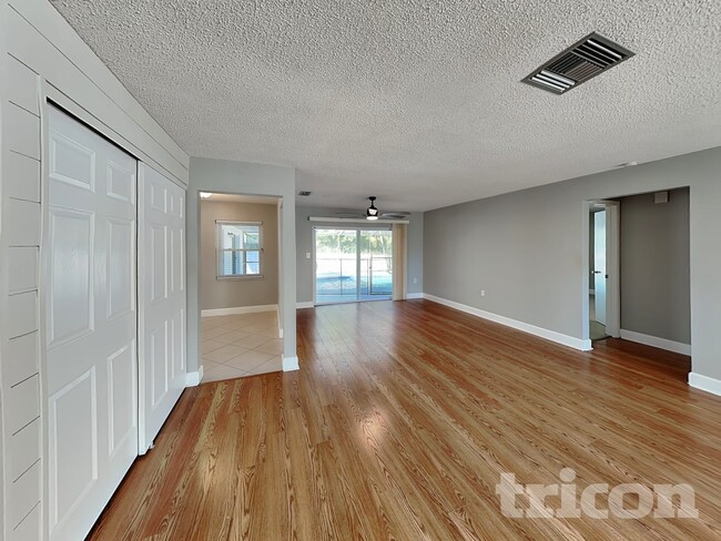 215 Hillcrest Dr in Safety Harbor, FL - Building Photo - Building Photo